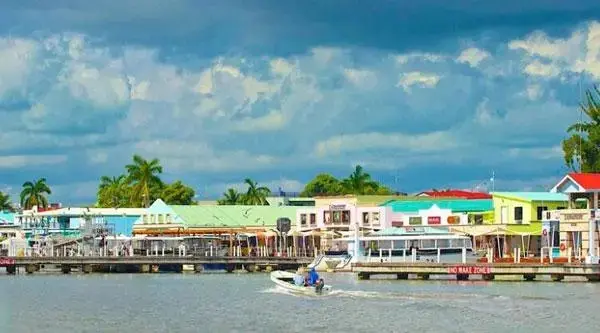 行业速递(足球小组赛)伯利兹比试鸡西-独家专访 行业速递(足球小组赛)伯利兹比试鸡西-独家专访