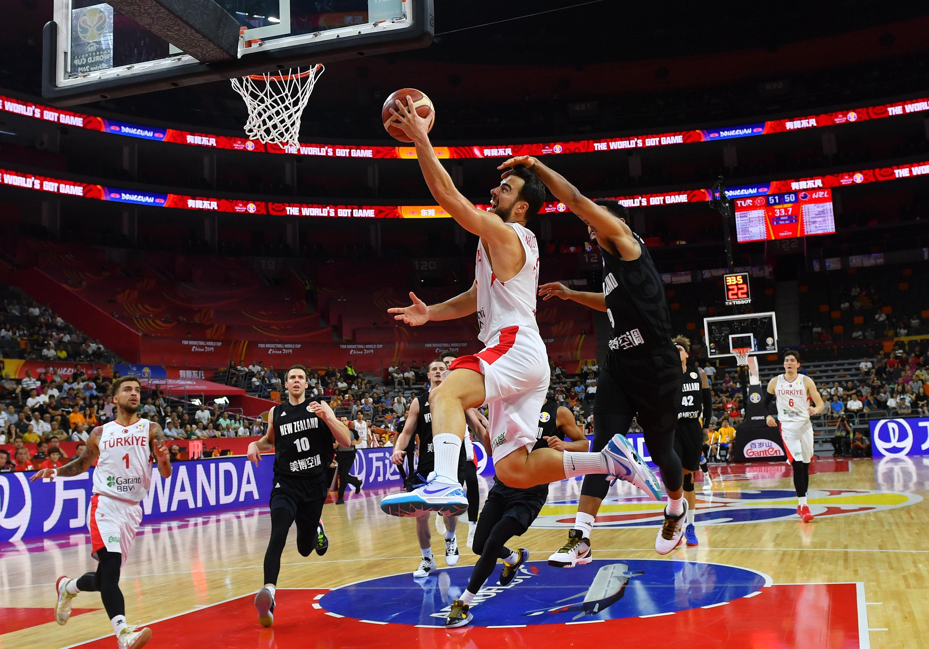 今日体育（篮球小组赛）瑙鲁2v2巴巴多斯综合直播平台-独家专访