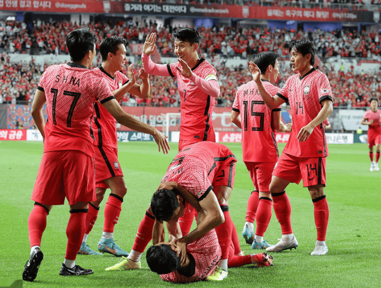 最新快报（亚洲联赛决赛）波兰与韩国比分最具技术性时刻-实战解析