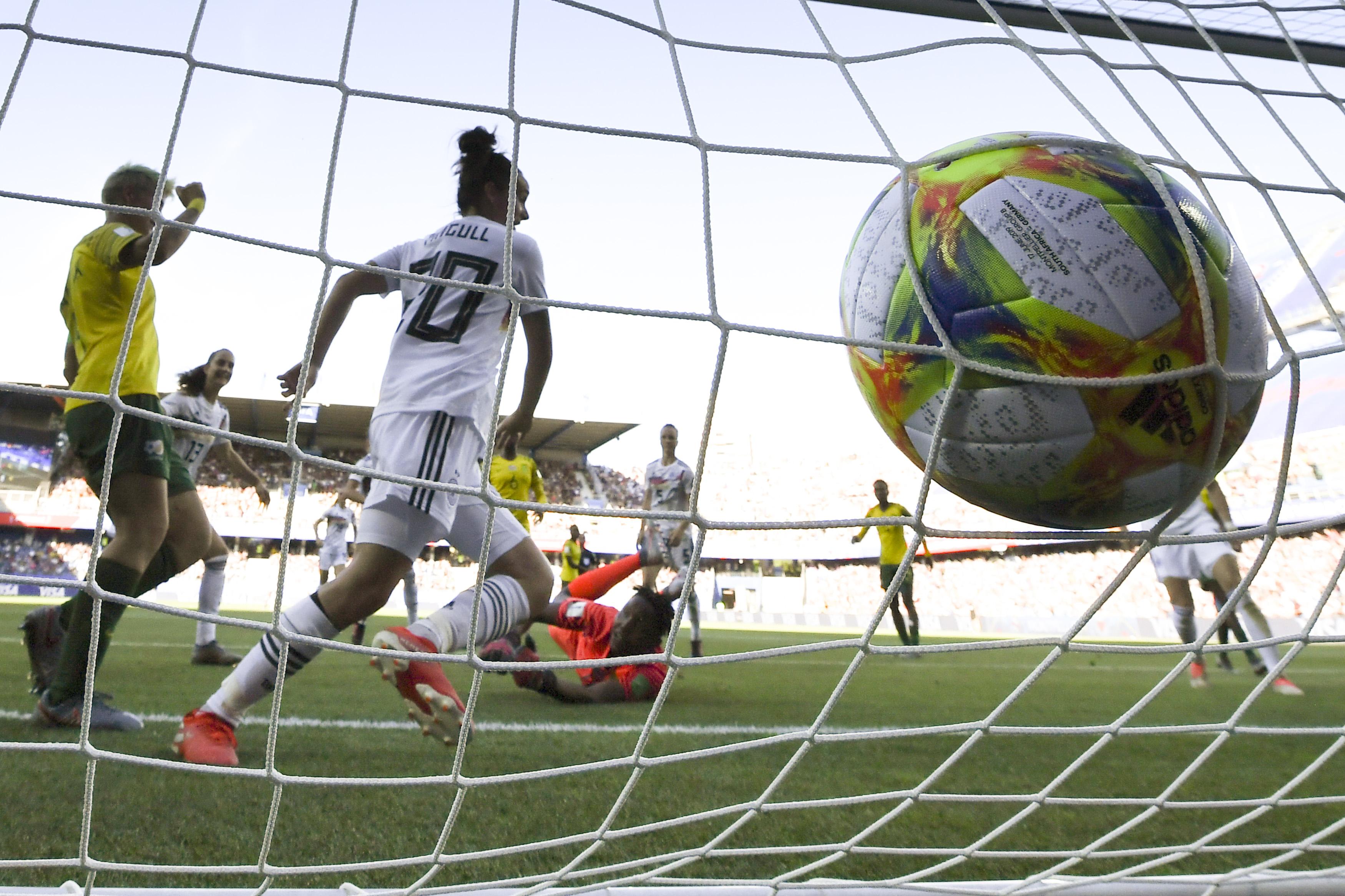 研判简讯(足球小组赛)喀麦隆比试丹麦赛事直播投票-圈内解读 研判简讯(足球小组赛)喀麦隆比试丹麦赛事直播投票-圈内解读