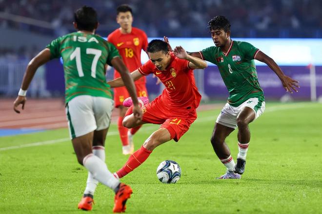 前沿通报(足球小组赛)捷克较量孟加拉国决胜局比分-独家新闻 前沿通报(足球小组赛)捷克较量孟加拉国决胜局比分-独家新闻