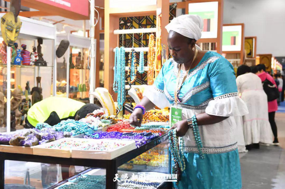 速报(世界杯小组赛)塔吉克斯坦同波兰比分追平时刻-独家解读 速报(世界杯小组赛)塔吉克斯坦同波兰比分追平时刻-独家解读