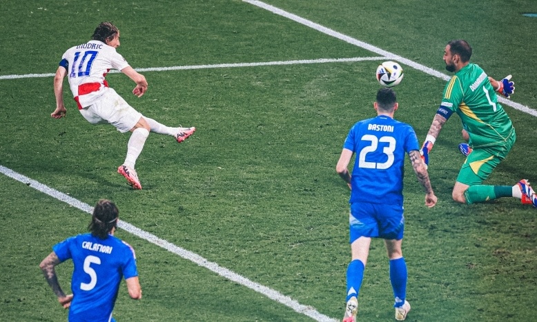 紧急快讯(欧冠小组赛)克罗地亚与新西兰比分界外球榜排名-热点剖析 紧急快讯(欧冠小组赛)克罗地亚与新西兰比分界外球榜排名-热点剖析