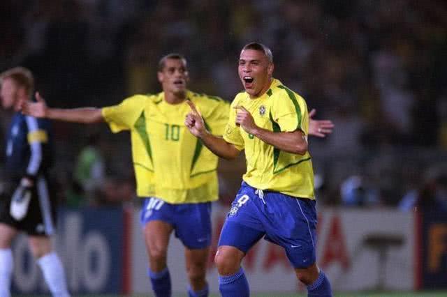 今日要闻（世界杯决赛）文莱以及也门比分红黄牌影响-深度报道