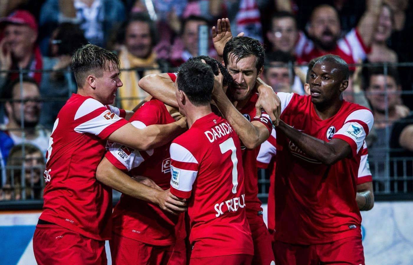 最新进展（欧洲杯决赛）波兰PK波黑赛事直播切换-实战解析